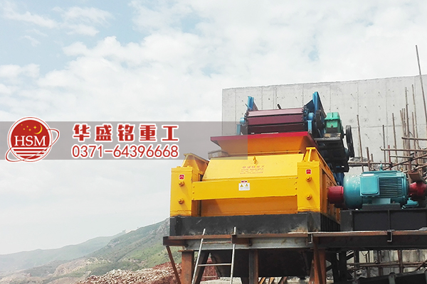 外貿(mào)訂單再創(chuàng)佳績，輥式破碎機出口國外。